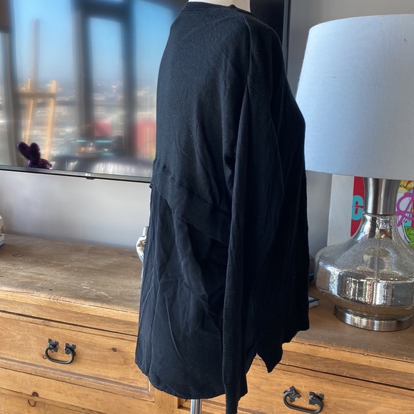 TopShop basic black Long black shirt with details in the back  Size 8 - Picture 6 of 8